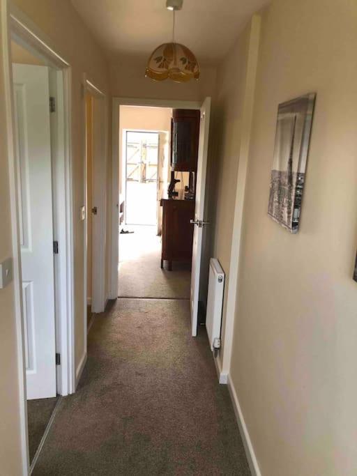 Entire Guest Suite With Gated Property Broad Blunsdon 외부 사진