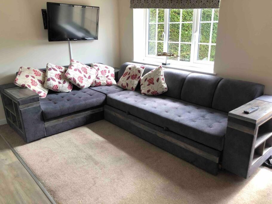 Entire Guest Suite With Gated Property Broad Blunsdon 외부 사진