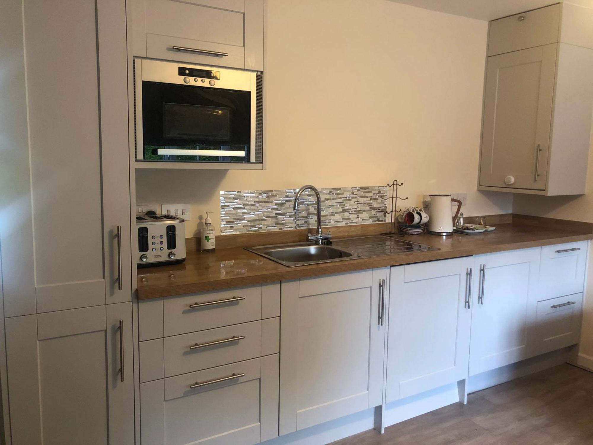 Entire Guest Suite With Gated Property Broad Blunsdon 외부 사진